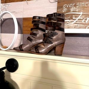 Free bird open toed chunky heel